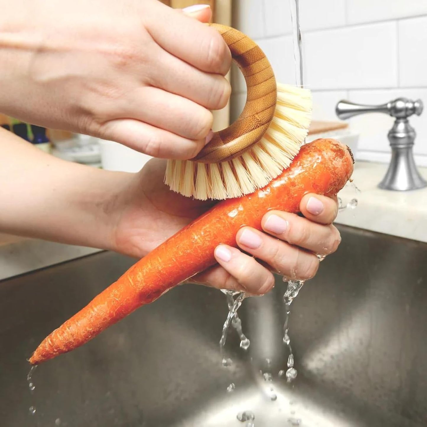 Full Circle The Ring Bamboo Vegetable and Fruit Cleaning Brush - A Versatile Scrubber for Food, Including Potatoes, Mushrooms, and Veggies with Recycled Bristles and Handle